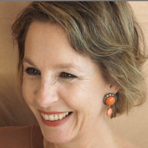 Dr. Britta Papay